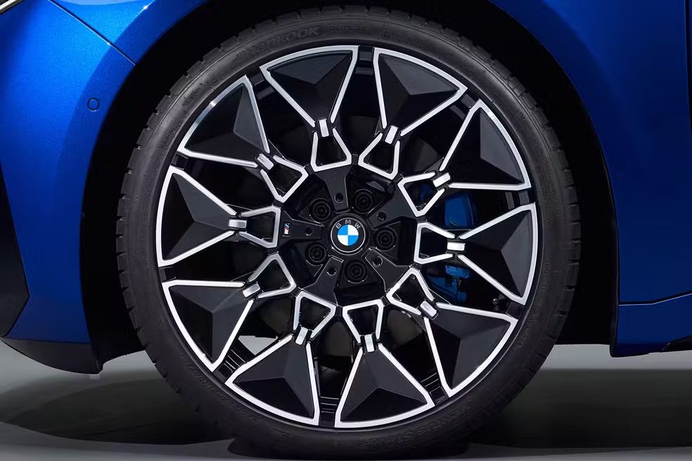 felg og dekk på BMW i3