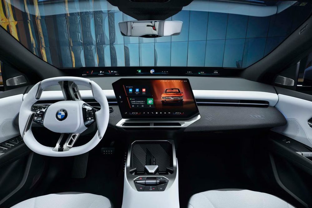 interiøret i BMW i3 med det åpne dashbordet og de resirkulerte materialene