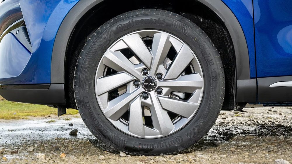 felg og dekk på en BYD