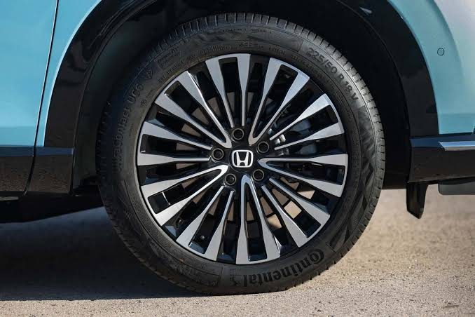 felg og dekk på Honda e:Ny1