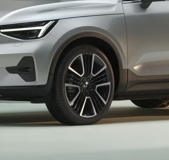 felg og dekk på Volvo XC40/EX40